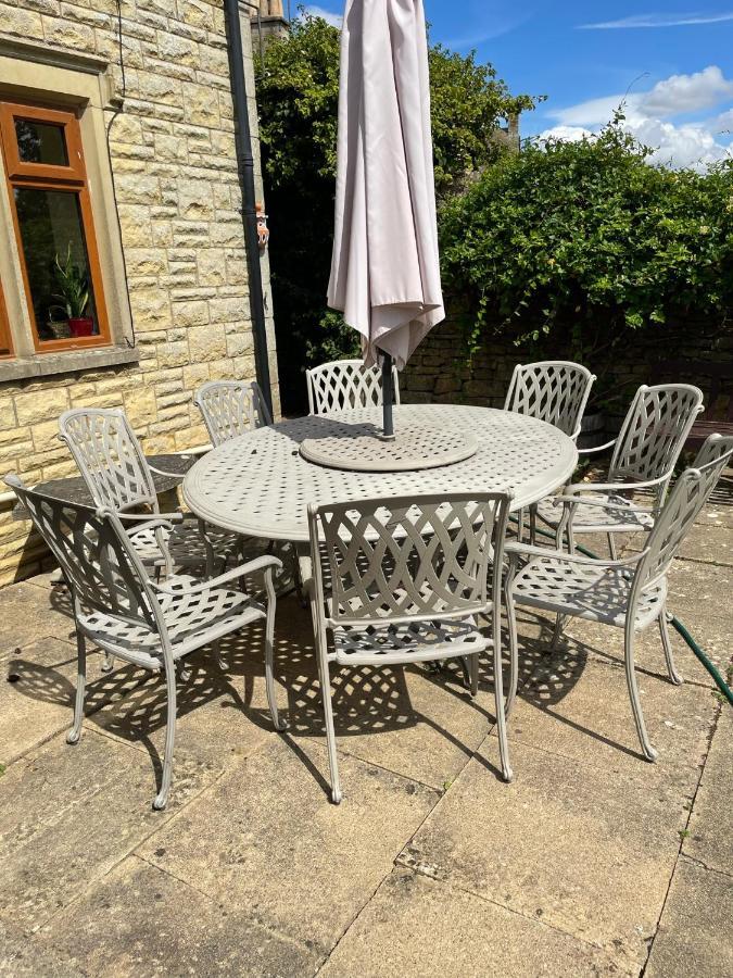 Cotswolds Luxury House in Central Bourton Large Sleeps 2-11. Pet Friendly. Buitenkant foto