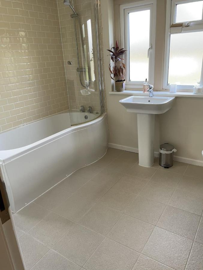 Cotswolds Luxury House in Central Bourton Large Sleeps 2-11. Pet Friendly. Buitenkant foto
